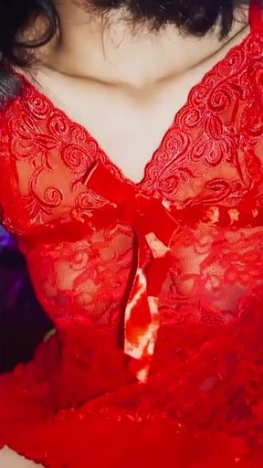 Captivating moment from "Widow in red shirt sange asks to be boosted"