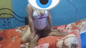 enorme culo tiene la mama de mi amigo