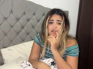 I discovered out that my stepsister is an online bitch... And now u need to do what is necessary for my silence