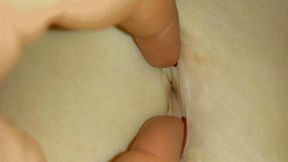 Digging into stepmom's navel WMV