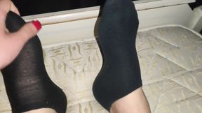 Crossdresser Twink Has Fetish to Massage His Daddy's Feet