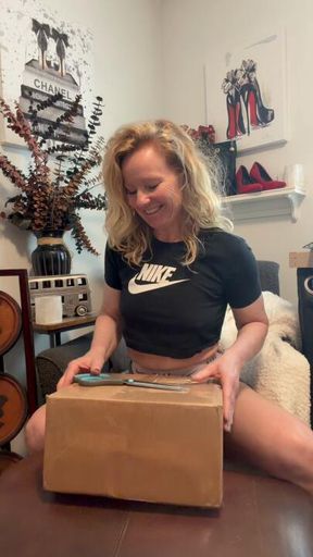 Unboxing and Try On of Used Nike Socks Blonde