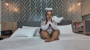 Farting like hell on my tiny slave By Isabelita and Ananzinha Cam Babi part 1