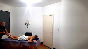 Massage gone wild: therapist turns it into a blowjob and creampie