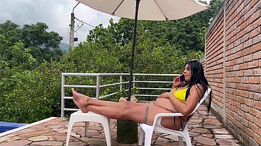 Piscinero cachondo me folla cuando mi marido no esta