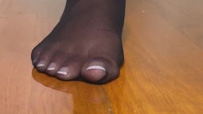 Giantess French Pedicure in Nylons