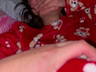 Virginal Chica SCREWING her Stepdad at Night This babe likes it!!