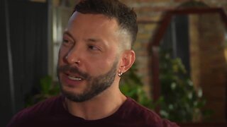 A hot guy fucks deep in his ass with his partner without protection
