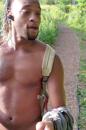 Kenniejai Walks Nude by the River in Chicago and Gets Caught