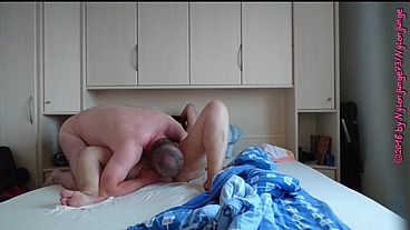 Sexy MILF im Ouvert Slip