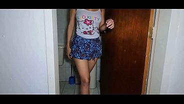 El precio de guardar el secreto de mi hermanastra reci&eacute_n cumplidos los 18 a&ntilde_os. es que me dejas coger su enorme culo grande le mamo las tetas grande