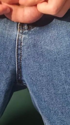 Big Thick Cock Fills a Condom with Cum