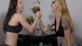 Luna vs Misty: Arm Wrestling wmv