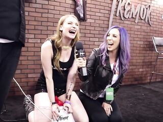 Pornstar Jelena Jensen interviews sexy cuties on the tremor dildo at Exxxotica - CAM4 Radio