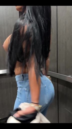 Jeans & Top Kinda Night