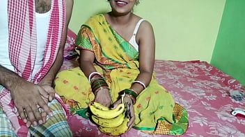 banana seller feed his own banana (Dick) to Bengali Bhabhi