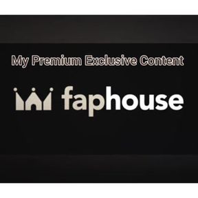 Famous Tiktoker Pissing under Palm trees on a Rave Party