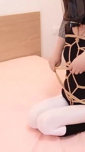 Jw5-playing with a Vibrator on a Girl