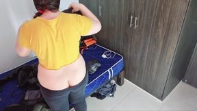 Buttcrack Cleaning the Guest Room