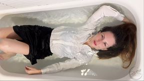 Office Outfit Wetlook – Fully Clothed Bath & Underwater Play (4K)