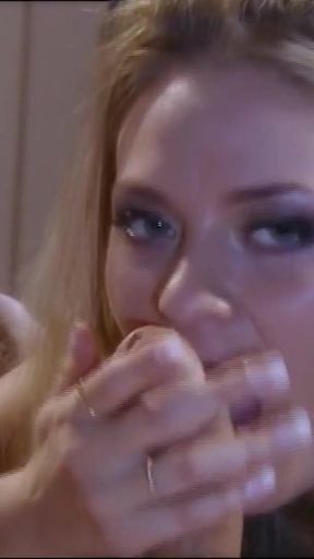 Victoria Swinger gets fucked in the ass by Frank Major. The big cock after fucking her ass, he cums in his mouth