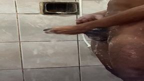 novinho pauzudo tomando banho