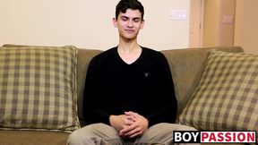 Twink is impossible to stop from jerking off after interview