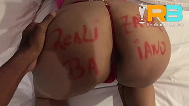 brazillian bull, Corno manso convida Realizador Baiano pra ser presente de aniversario da esposa. Hotwife provando do negão comedor ao lado do cuckold, esposa transando na frente do corno com n
