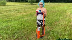 outdoor doublelift pump2pop five balloons