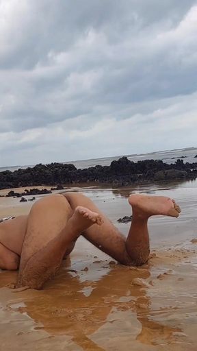 Ladysilva Showing off Her Naked Ass on the Beach