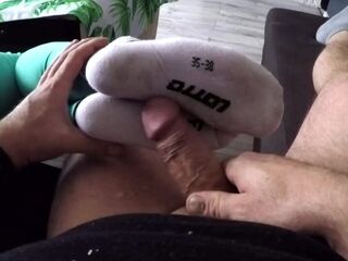 Inactive afternoon in front of the TV with a neighbour in leggings and white ankle socks I'm cum