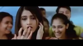 Emraan Hashmi sister smilie suri kiss