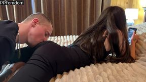 ignore ass worship with mistress dina and then facesit and straddling with the arrival of sofi