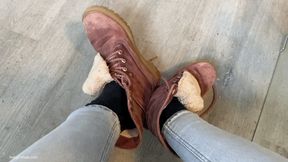 HER SWEATY WORN OUT BOOTS IN YOUR FACE - MP4 Mobile Version