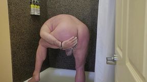 Bear Takes a Shower for You!!