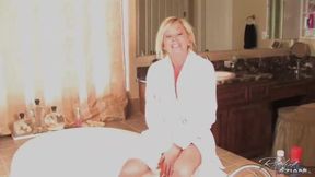 Rachel shaves her hairy twat