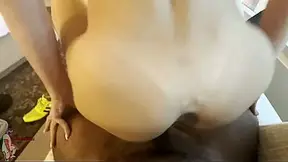 EXPERIENCED LADY in doggy-style gets barebacked and creampied at the hotel