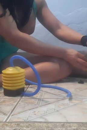 Provocative Oil Striptease and Foot-pump Orgasm