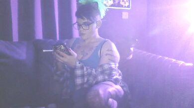 Tweaker sips slime gasping on her smokes and toys