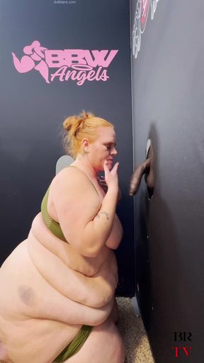 SSBBW Julie Ginger Gets Facial From Stranger at Gloryhole