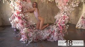 my18teens - petite girl carolina sun fingering her pussy