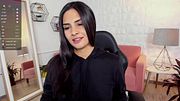 Big Nalgas Grind Close-Up – Toy-Vibed Bushy Coño Explodes