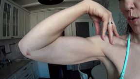 M FEELING AND SQUEEZING BICEPS AND PECS 6Mc