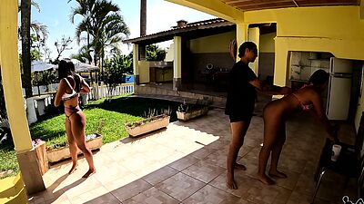 Ass show with two swing babes