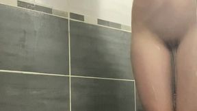 tu me rejoins sous la douche ?