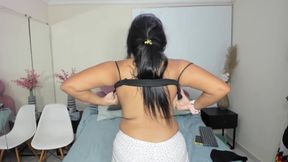 Two Girls Do a Show and Masturbate on Camera for Their Fans Live