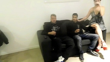 la puta de mi hermanastra se coje al plomero, se coje a mi novio en la habitacion y desp, completo