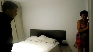 la puta de mi hermanastra se coje al plomero, se coje a mi novio en la habitacion y desp, completo