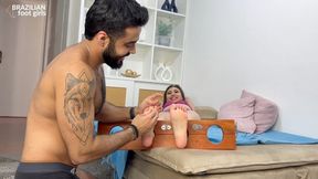 When the massage changes its intention! - tickling - Sabrina and Joao Alves - Brazilian Foot Girls