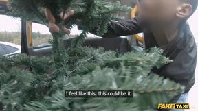 Russian Rover's POV: Petite Asian Lia Lin's Festive Fellatio &amp; Steamy Street sexe